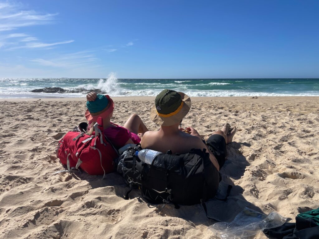 lezime na plazi siroka